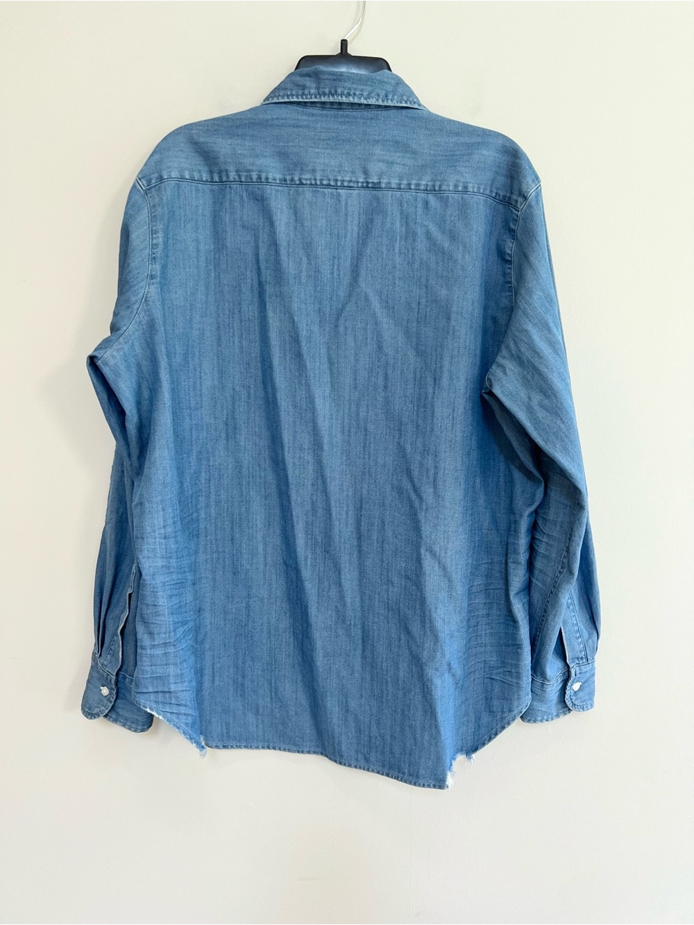 Frank & Eileen Barry Long Sleeved Distressed Hem Denim Blue Button-Up Shirt, M - Picture 4 of 11